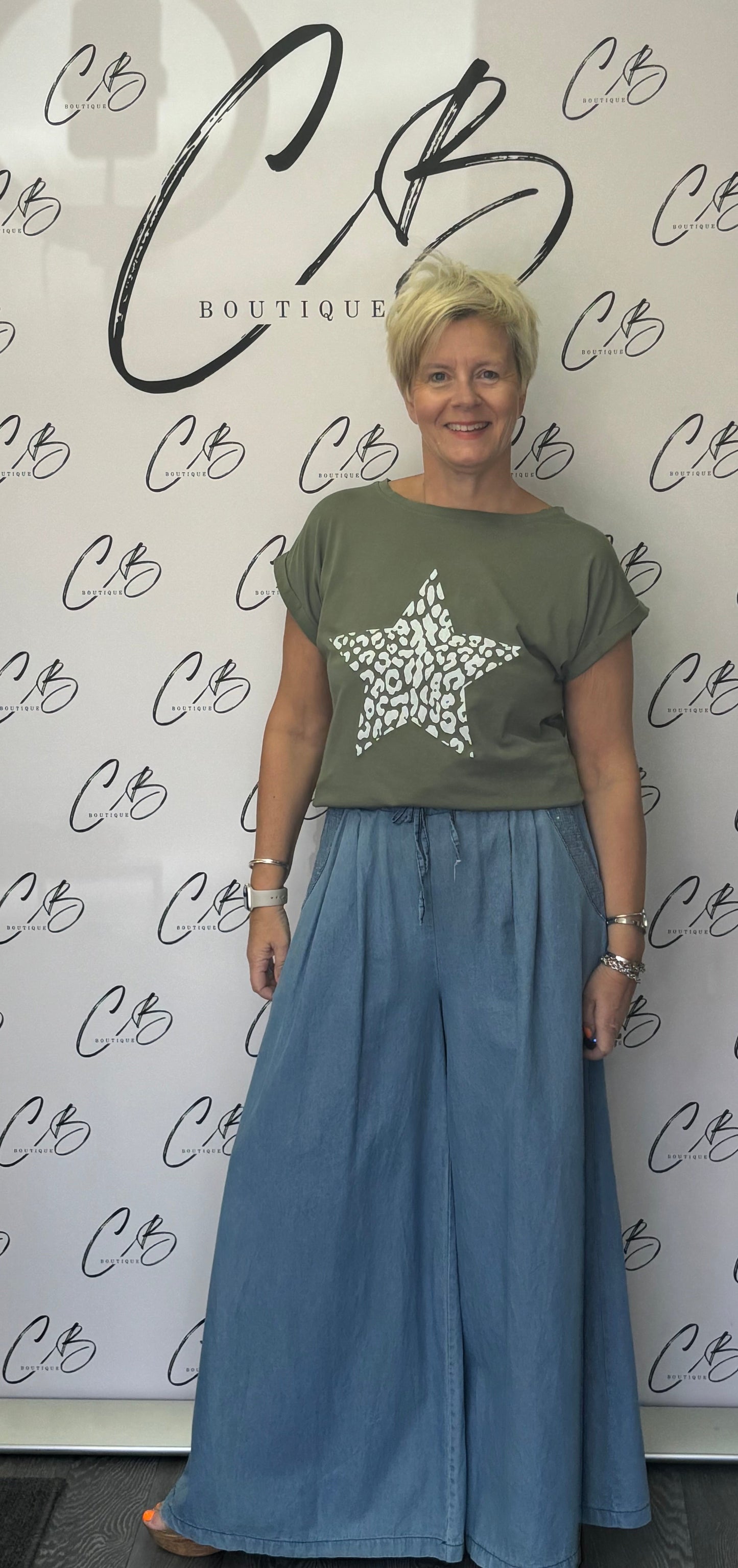 Khaki Large star t shirt