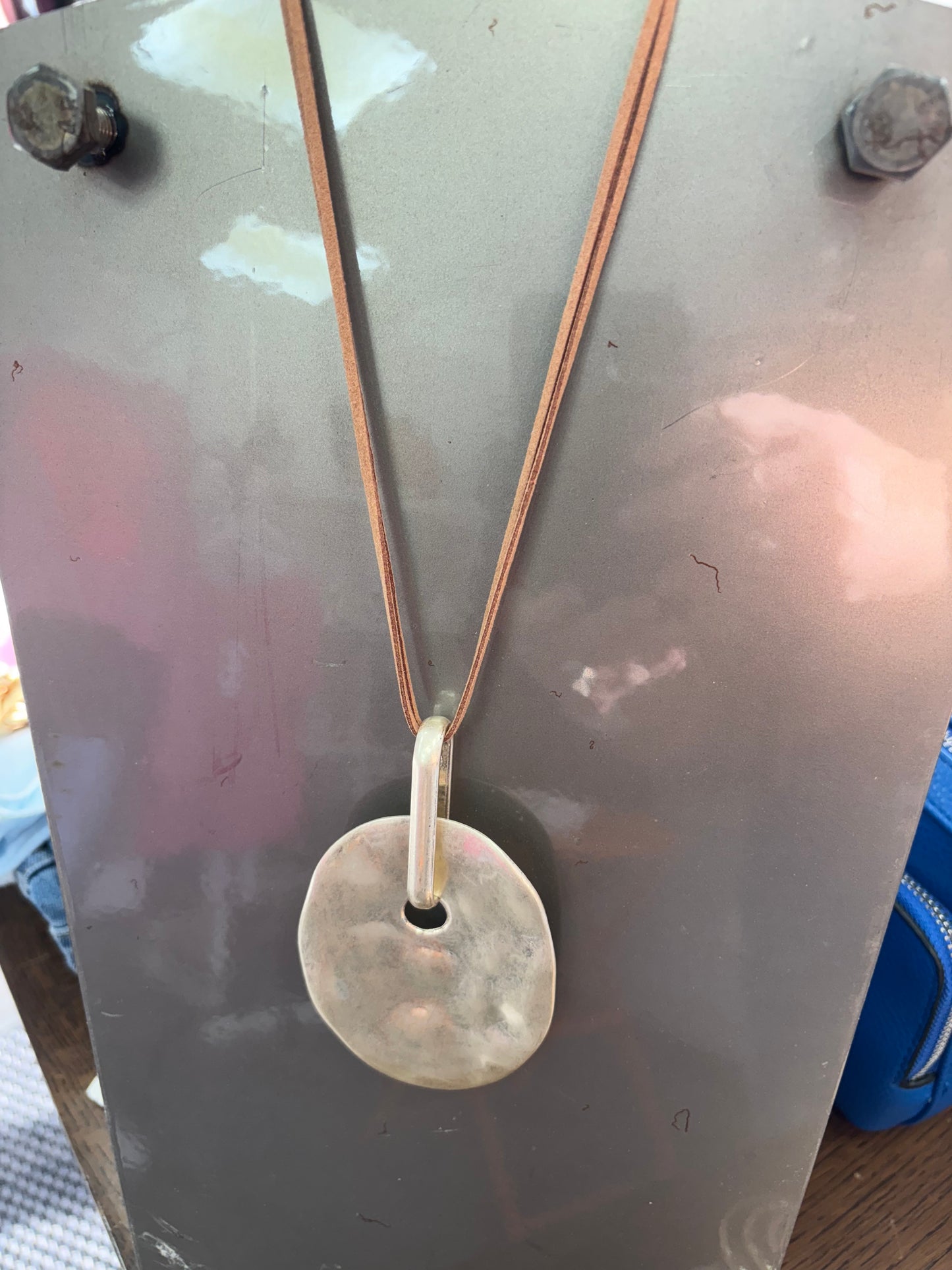 Large link necklace on leather
